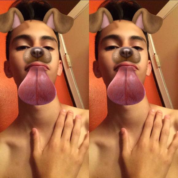 Poshmark profile picture for @razeeee